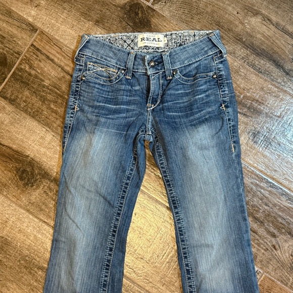 Ariat R.E.A.L. Women's Mid Rise Stretch Whipstitch Boot Cut Jean, Medium,26R - Picture 6 of 12